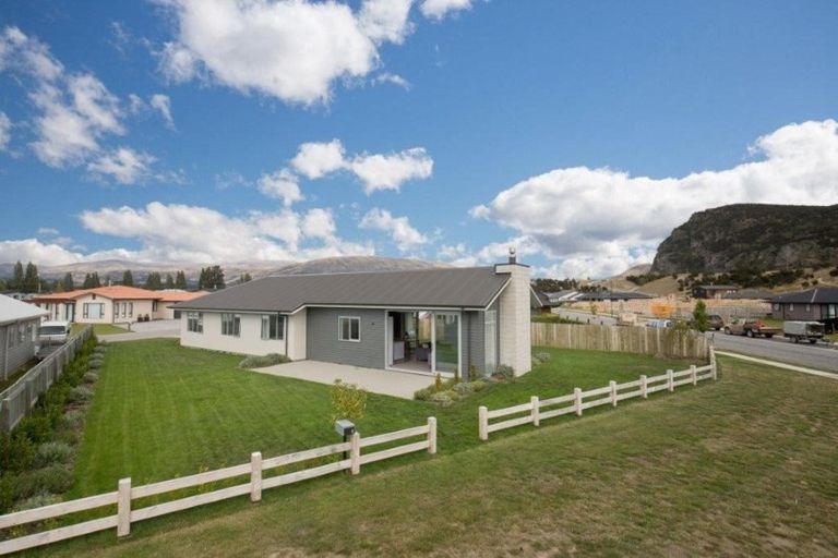 Photo of property in 91 Frye Crescent, Albert Town, Wanaka, 9305