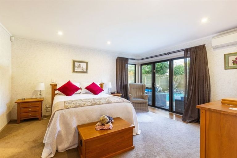 Photo of property in 10 Bundoran Way, Pinehill, Auckland, 0632