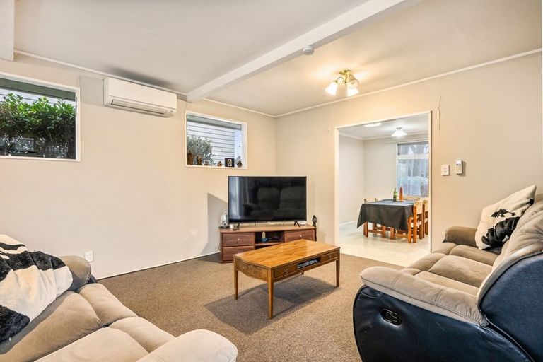 Photo of property in 38 Holdsworth Avenue, Trentham, Upper Hutt, 5018
