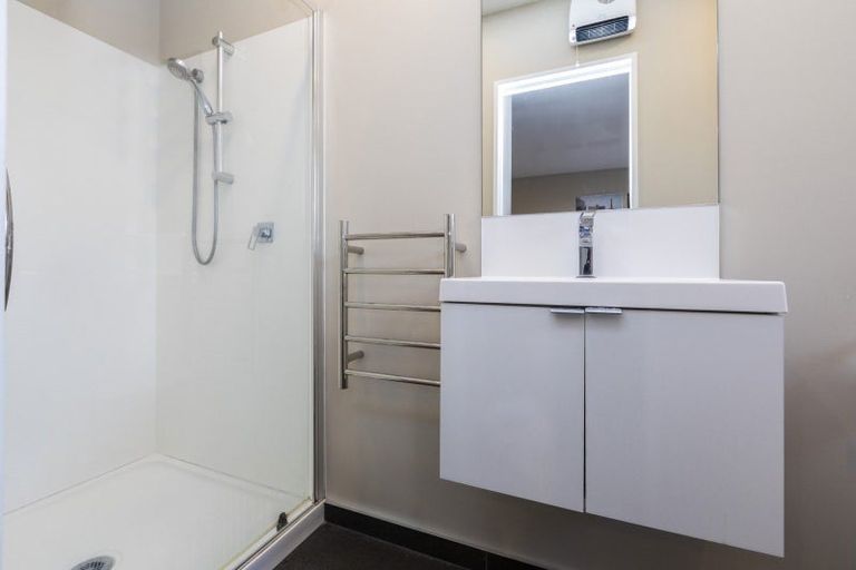 Photo of property in 107 Waimairi Road, Ilam, Christchurch, 8041