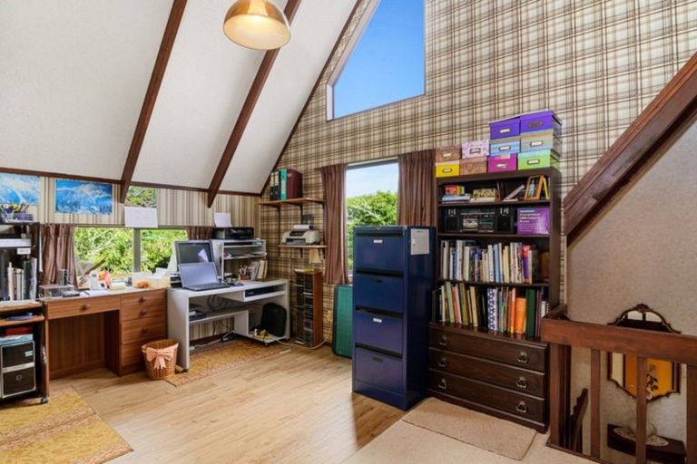 Photo of property in 16 Waitawa Place, Lynmore, Rotorua, 3010