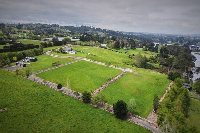 Photo of property in 2 Ada Lane, Riverhead, 0793