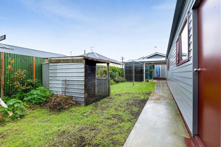 Photo of property in 80 Railway Street, Eltham, 4322