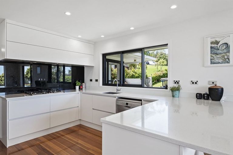 Photo of property in 4 Pluto Place, Beach Haven, Auckland, 0626