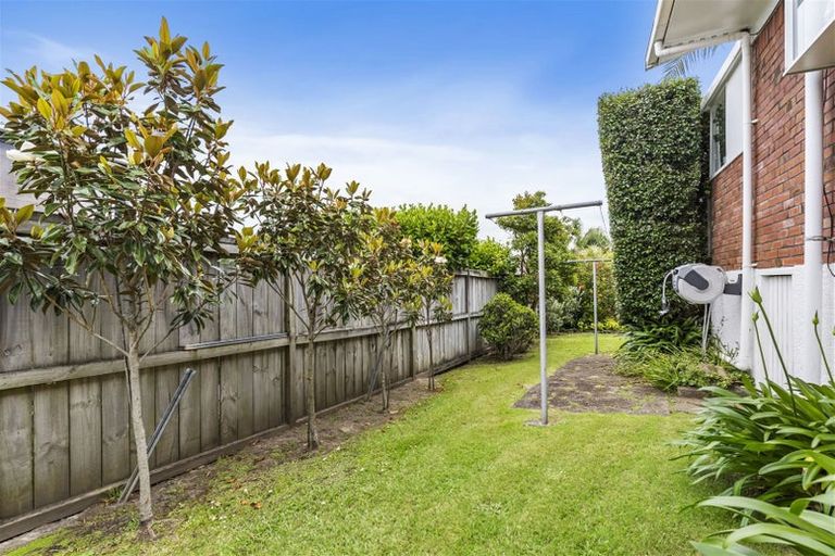 Photo of property in 3/33 Northumberland Avenue, Belmont, Auckland, 0622