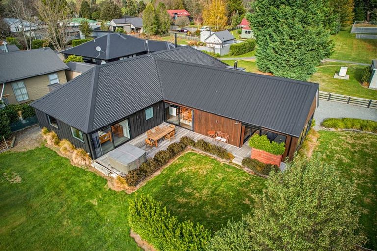 Photo of property in 13 Hart Place, Lake Coleridge, 7572