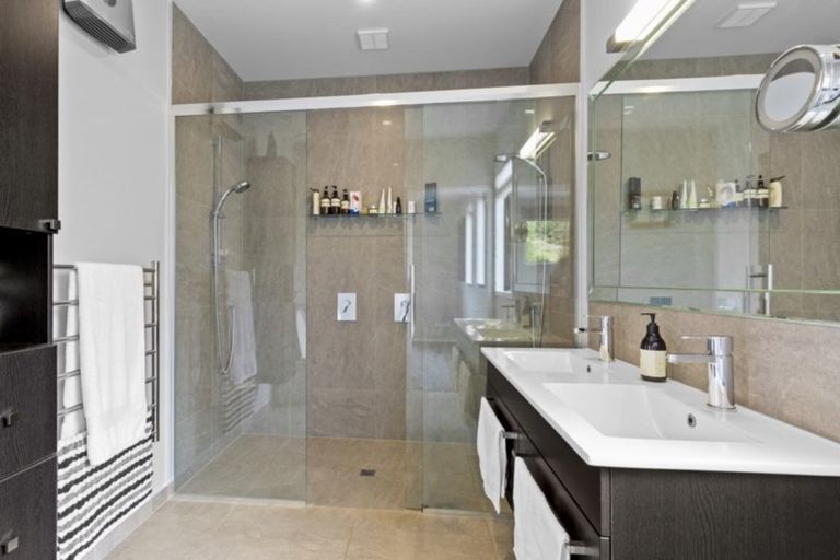 Photo of property in 27 Pendeen Crescent, Jacks Point, Queenstown, 9371