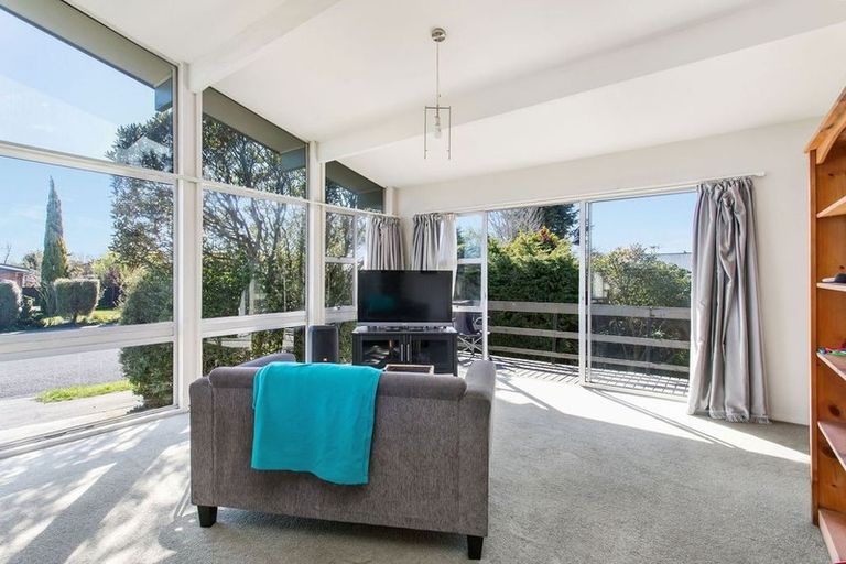 Photo of property in 1/166 Avonhead Road, Avonhead, Christchurch, 8042