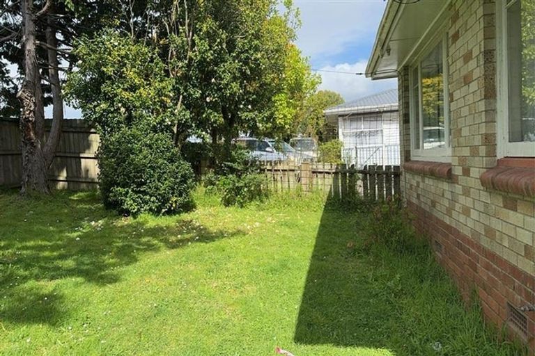 Photo of property in 15 Rogers Road, Manurewa, Auckland, 2102