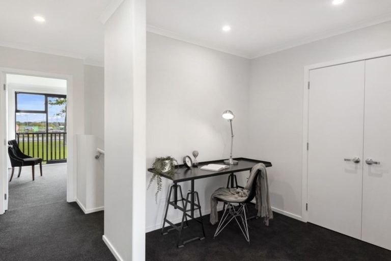 Photo of property in 17 Holmes Hanover Lane, Halswell, Christchurch, 8025