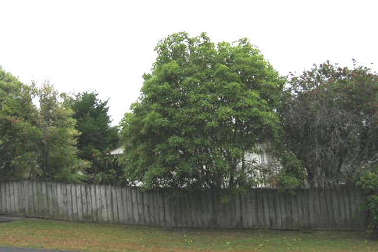 Photo of property in 2/18 Lavery Place, Sunnynook, Auckland, 0632