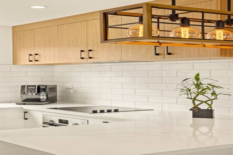 Photo of property in 7/27 Carole Crescent, Pakuranga, Auckland, 2010