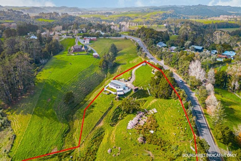Photo of property in 101 Waikoukou Valley Road, Waimauku, 0882