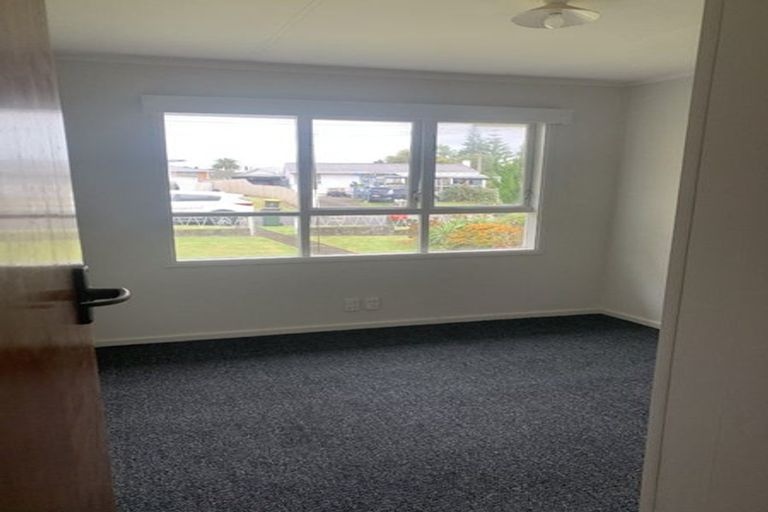 Photo of property in 5 Dennis Road, Papatoetoe, Auckland, 2025