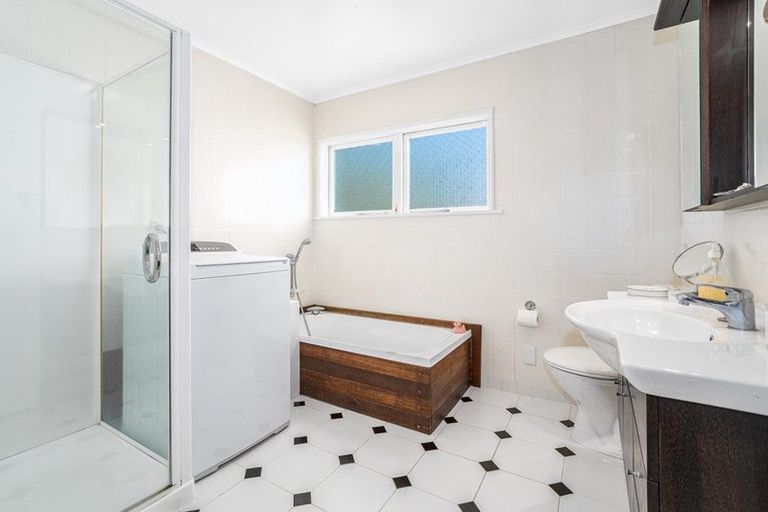 Photo of property in 62 Evans Bay Parade, Roseneath, Wellington, 6021