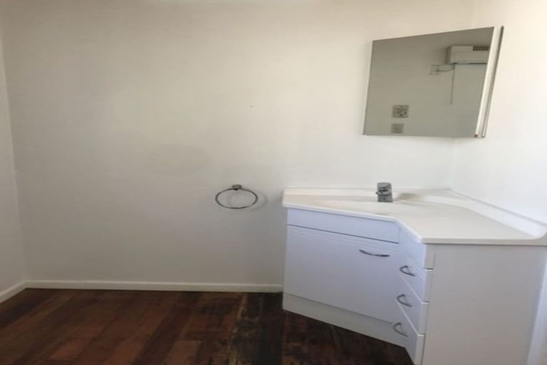 Photo of property in 1/13 Bowman Road, Forrest Hill, Auckland, 0620