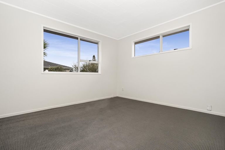 Photo of property in 11 Gambare Place, Wattle Downs, Auckland, 2103
