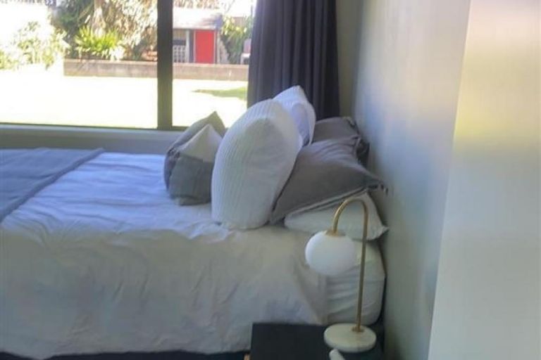 Photo of property in 3a Marchant Place, Westown, New Plymouth, 4310