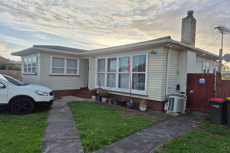 Photo of property in 35 Mclean Avenue, Papatoetoe, Auckland, 2025