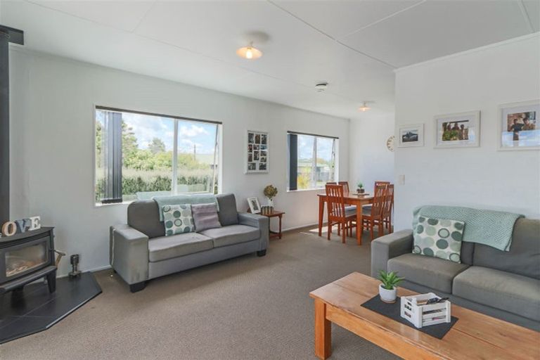 Photo of property in 19 Tawari Street, Inglewood, 4330