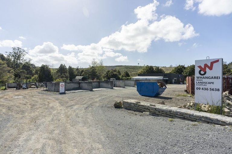 Photo of property in 35 Pataua Road South, Parua Bay, Onerahi, 0192