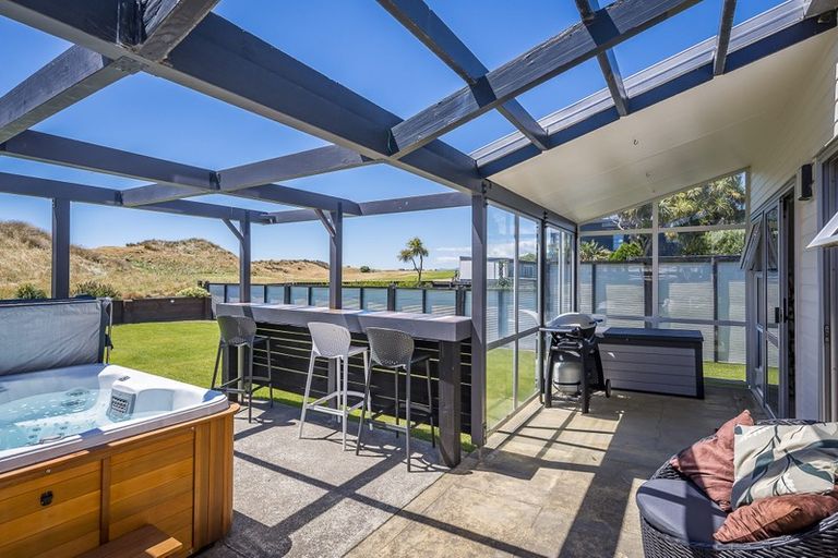 Photo of property in 3 Eatwell Avenue, Paraparaumu Beach, Paraparaumu, 5032