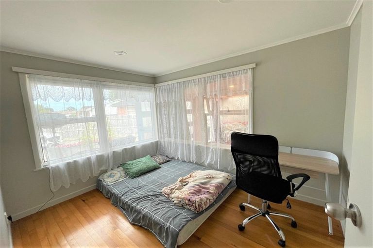 Photo of property in 9 Malcolm Place, Mangere East, Auckland, 2024