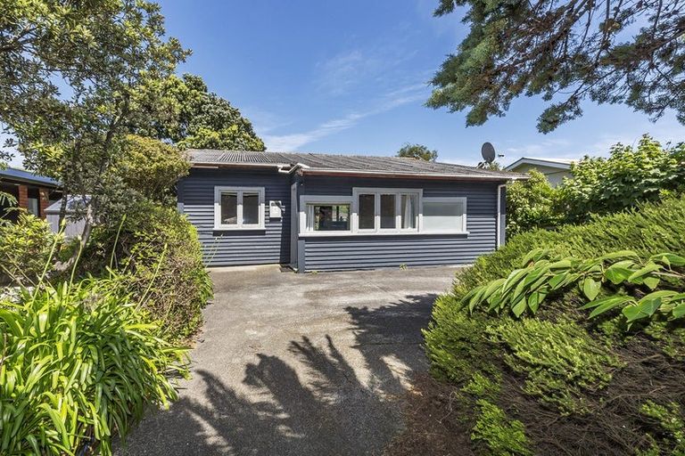 Photo of property in 52 Main Road, Titahi Bay, Porirua, 5022