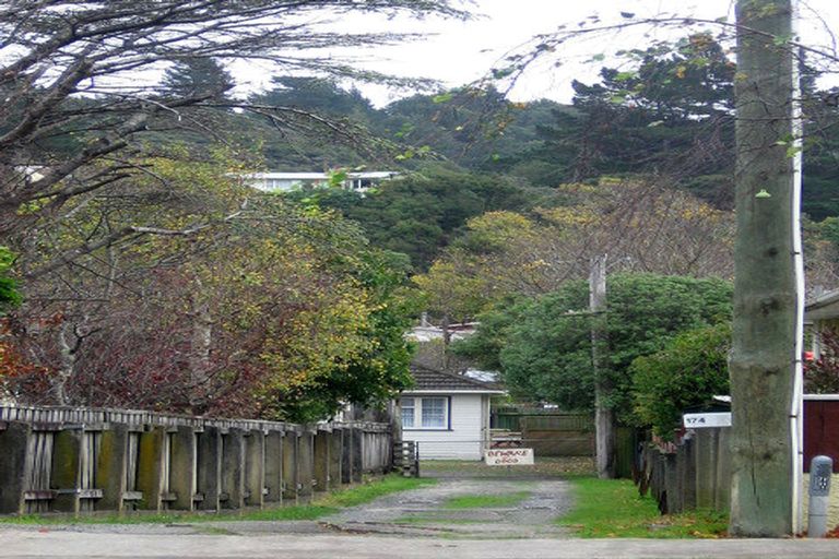 Photo of property in 174 Stokes Valley Road, Stokes Valley, Lower Hutt, 5019