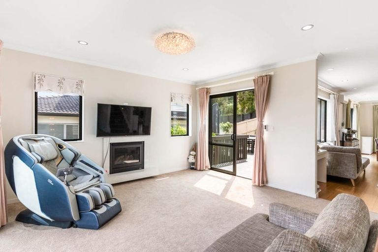 Photo of property in 40 Silver Moon Road, Albany Heights, Auckland, 0632
