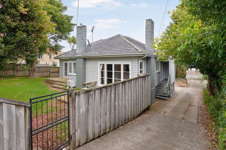 Photo of property in 36 Forest Lake Road, Forest Lake, Hamilton, 3200