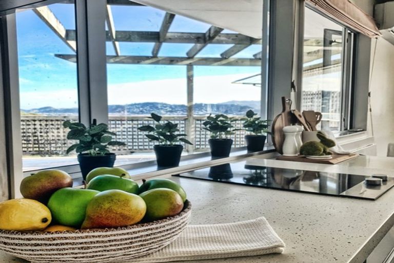 Photo of property in 11 Countess Close, Maupuia, Wellington, 6022