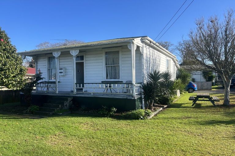 Photo of property in 10 Chapel Street, Papakura, 2110