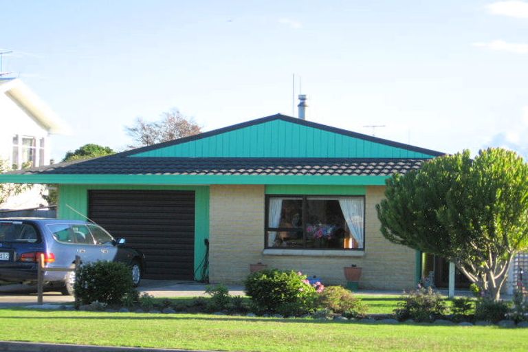 Photo of property in 1/208 Centreway Road, Orewa, 0931