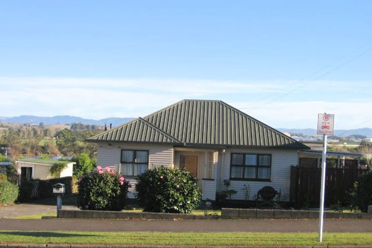 Photo of property in 90 Forest Lake Road, Forest Lake, Hamilton, 3200