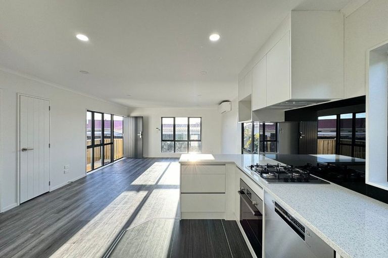 Photo of property in 100a Everglade Drive, Totara Heights, Auckland, 2105