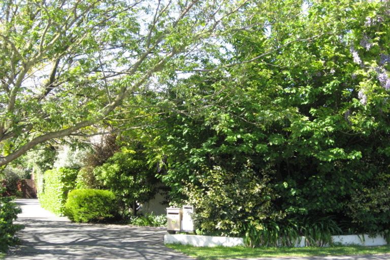 Photo of property in 1/17 Woodford Terrace, Ilam, Christchurch, 8053