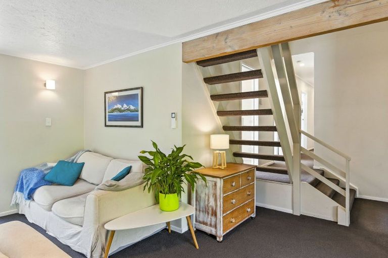 Photo of property in 98 Leinster Avenue, Raumati South, Paraparaumu, 5032