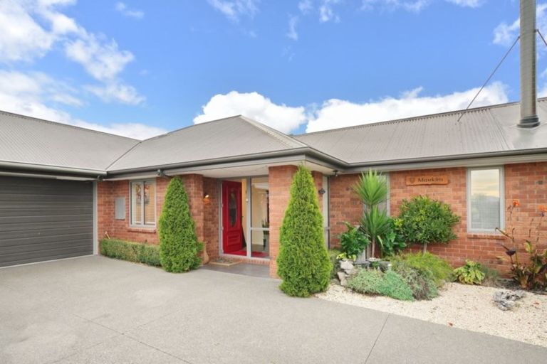 Photo of property in 16 Franklin Drive, Rangiora, 7400