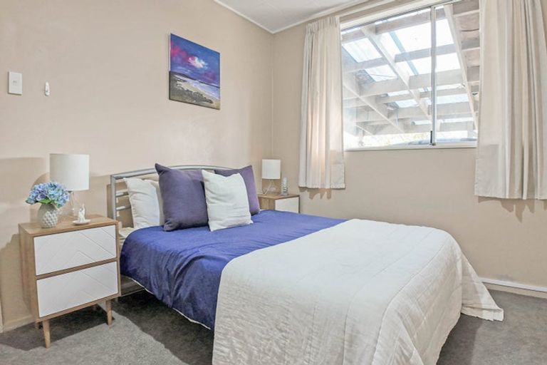 Photo of property in 22b Hillside Drive, Maoribank, Upper Hutt, 5018