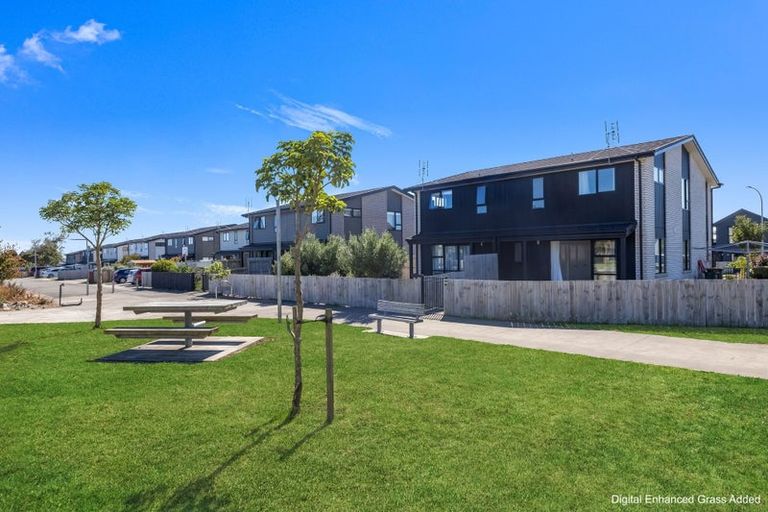 Photo of property in 7 Discovery Place, Marfell, New Plymouth, 4310