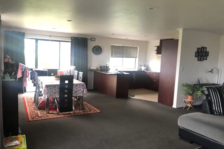 Photo of property in 21 San Domingo Rise, Henderson, Auckland, 0612