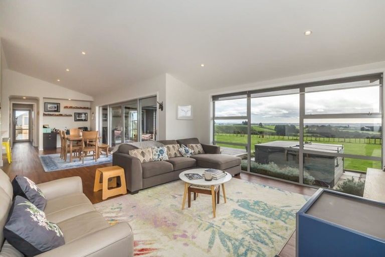 Photo of property in 40 Te Rohenga Road, Koputaroa, Levin, 5571