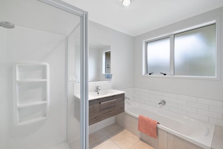 Photo of property in 1 Harakeke Way, Papamoa Beach, Te Puke, 3187