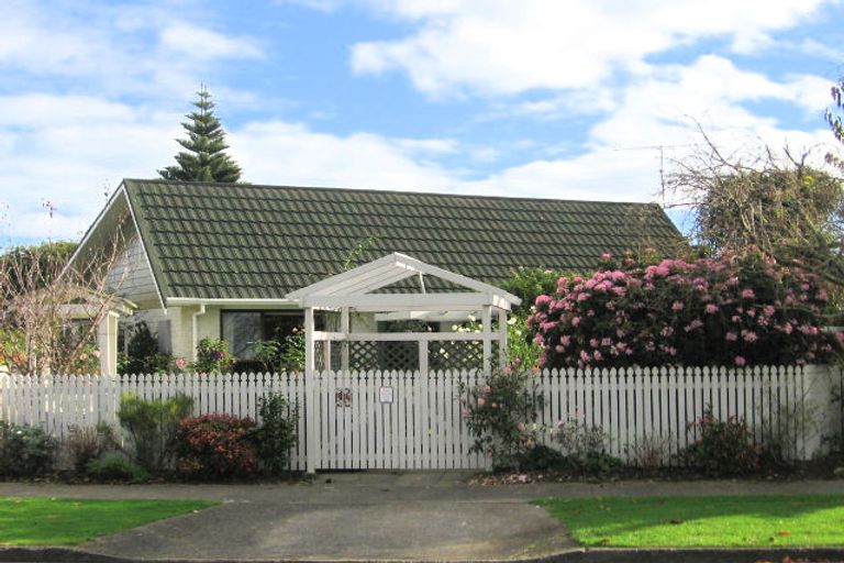 Photo of property in 9a Richmond Avenue, Waikanae, 5036