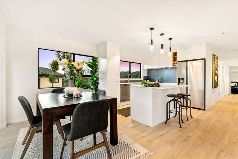 Photo of property in 3/163 Hobsonville Road, West Harbour, Auckland, 0618