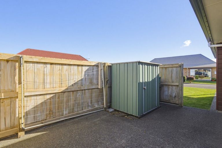 Photo of property in Rangeview Villas, 9/9 Fuller Close, Levin, 5510
