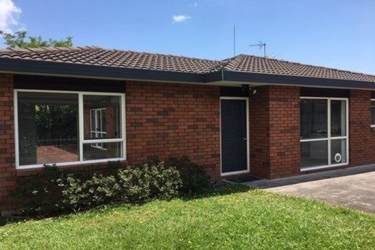 Photo of property in 2/46 West Fairway, Golflands, Auckland, 2013