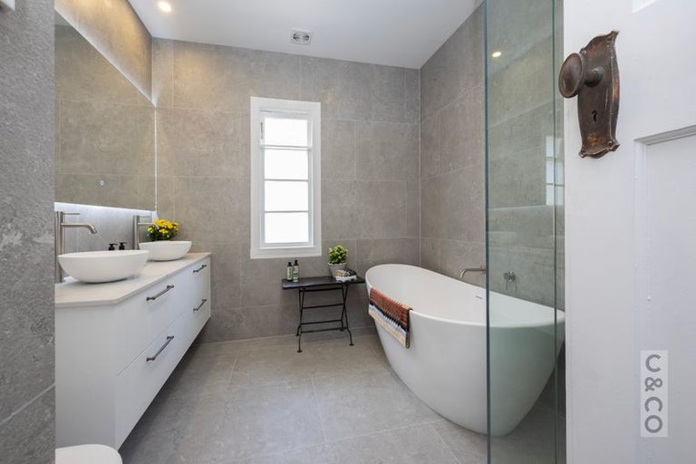 Photo of property in 29 Cambridge Road, Riverhead, 0820