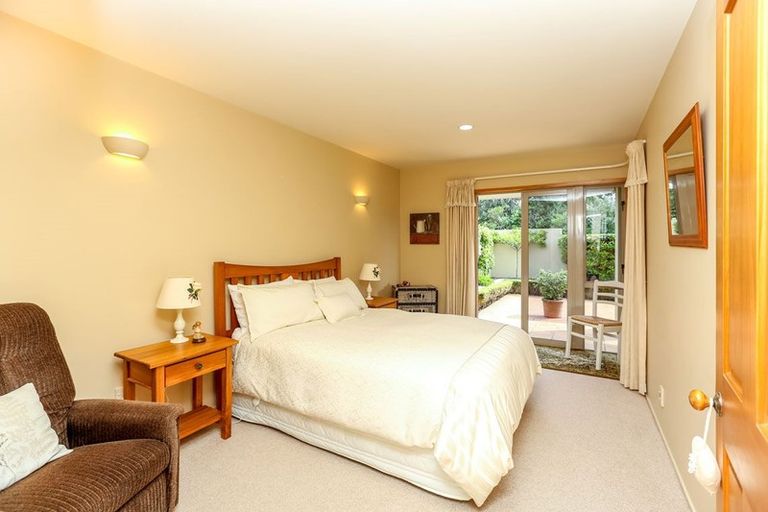 Photo of property in 3b Kawaroa Close, New Plymouth, 4310